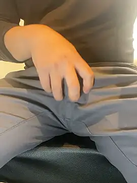 Snapshot of sakuto07 chatting on 03-12-26, 11:05 sakuto07 online show from 03-12-26, 11:05