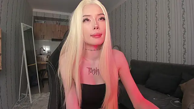 Snapshot of Velvetsky_1 chatting on 02-11-26, 06:35 Velvetsky 1 online show from 02-11-26, 06:35