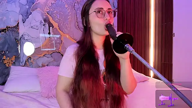 centaurigirl online show from 10-24-25, 03:25