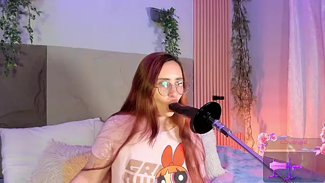 centaurigirl online show from 03-22-26, 04:38