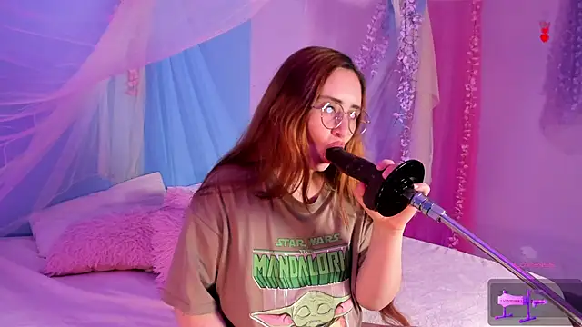 centaurigirl online show from 04-22-26, 03:53