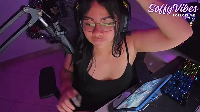 Snapshot of soffyvibes- chatting on 12-29-24, 06:14 soffyvibes- online show from 12-29-24, 06:14