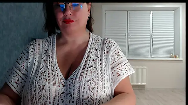 Nora Star online show from 04-12-26, 06:13