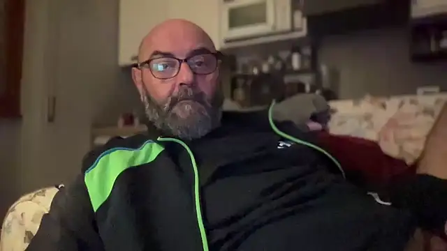 Snapshot of MM7026 chatting on 04-03-26, 08:51 MM7026 online show from 04-03-26, 08:51