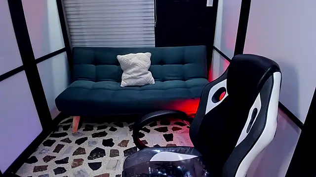 AlliceRosero online show from 09-25-25, 04:05