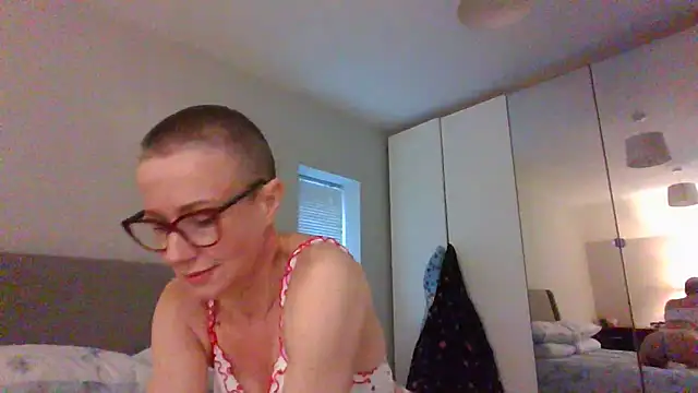 Snapshot of ELEGANT-ARIA36 chatting on 02-09-25, 03:45 ELEGANT-ARIA36 online show from 02-09-25, 03:45