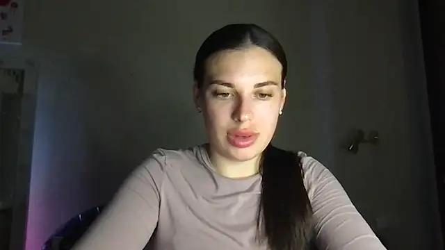 Snapshot of MoonriseGoddess chatting on 04-19-26, 06:43 MoonriseGoddess online show from 04-19-26, 06:43