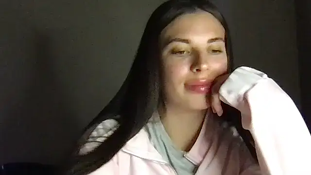 Snapshot of MoonriseGoddess chatting on 04-25-26, 05:43 MoonriseGoddess online show from 04-25-26, 05:43