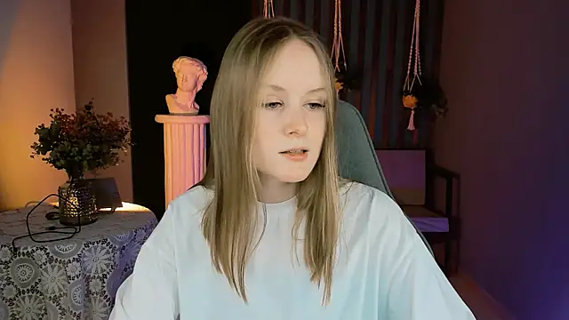 VivienLeeigh online show from 12-25-24, 01:19