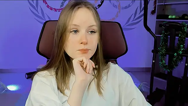 VivienLeeigh online show from 12-31-24, 08:15