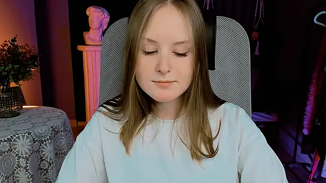 VivienLeeigh online show from 01-10-25, 07:21