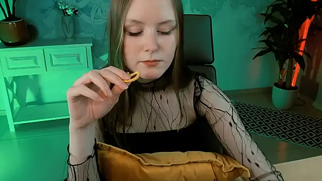 VivienLeeigh online show from 02-11-25, 07:27