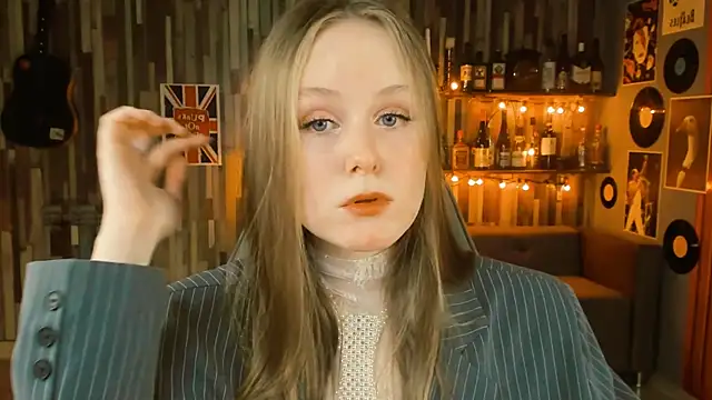 VivienLeeigh online show from 02-20-25, 01:08