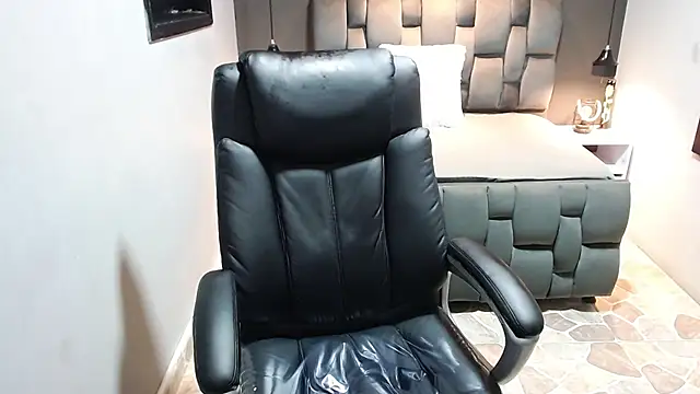 crimson tati  online show from 12-27-24, 08:13