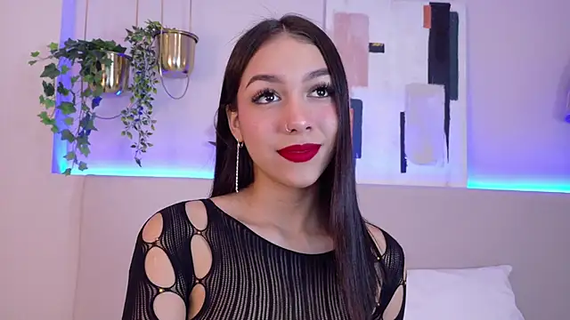 MiaOconner online show from 12-20-24, 01:22