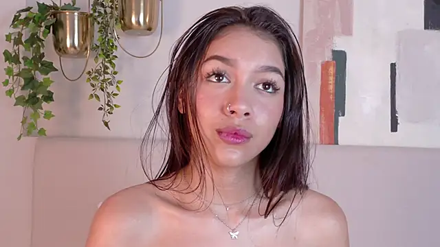 MiaOconner online show from 01-10-25, 05:02