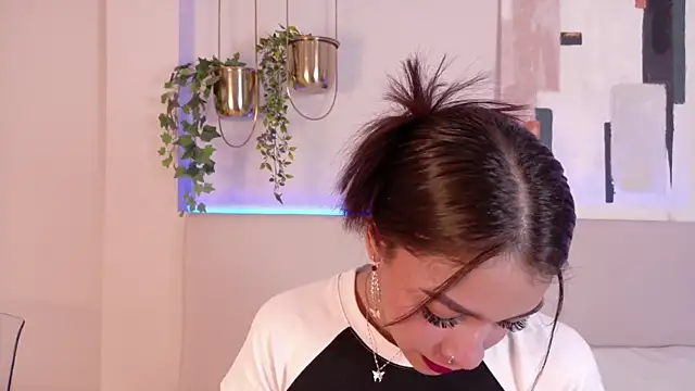 MiaOconner online show from 01-13-25, 12:56