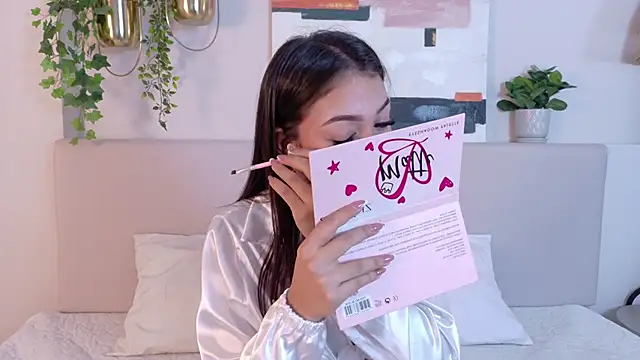 MiaOconner online show from 02-01-25, 11:43