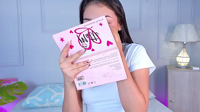 MiaOconner online show from 09-26-25, 08:13