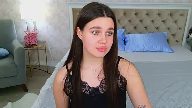 Snapshot of RihannaRose chatting on 02-08-25, 10:51 RihannaRose online show from 02-08-25, 10:51