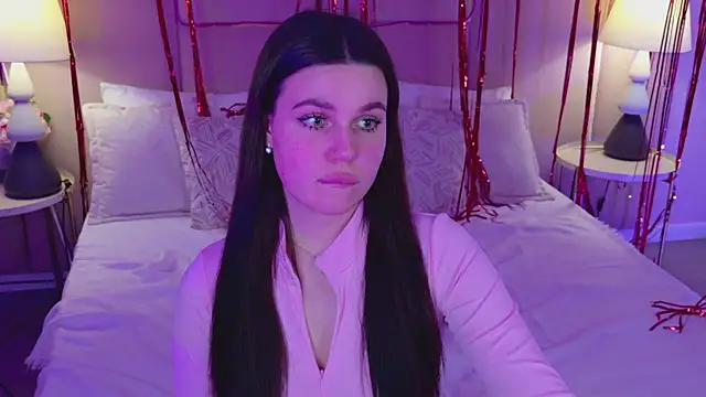 Snapshot of RihannaRose chatting on 02-14-25, 07:54 RihannaRose online show from 02-14-25, 07:54