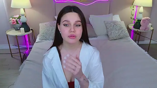 Snapshot of RihannaRose chatting on 03-15-25, 05:04 RihannaRose online show from 03-15-25, 05:04