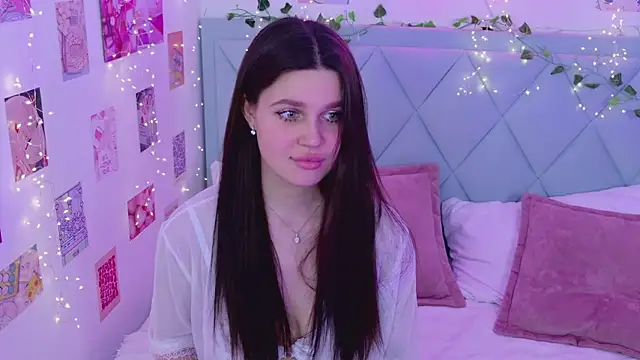 Snapshot of RihannaRose chatting on 03-16-25, 08:11 RihannaRose online show from 03-16-25, 08:11