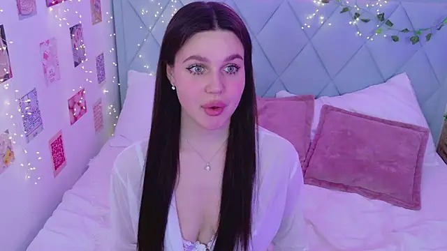 Snapshot of RihannaRose chatting on 03-16-25, 11:57 RihannaRose online show from 03-16-25, 11:57