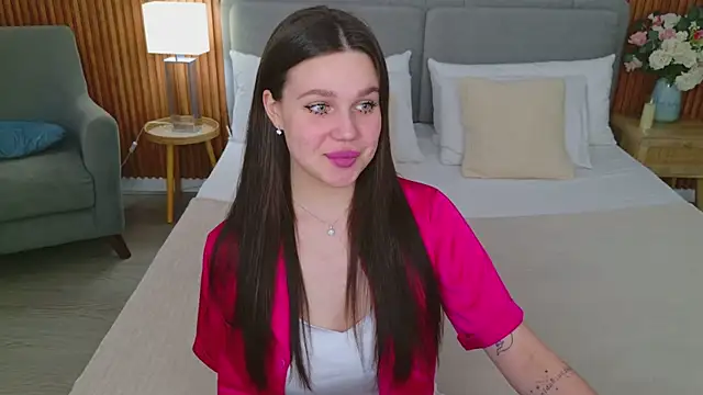 Snapshot of RihannaRose chatting on 03-20-25, 05:15 RihannaRose online show from 03-20-25, 05:15