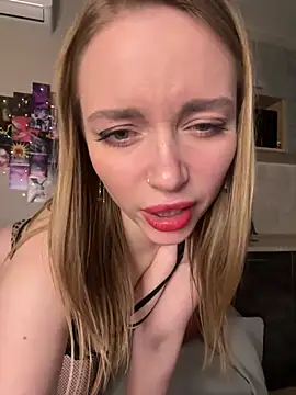 Snapshot of AnetGrey2 chatting on 12-27-24, 01:43 AnetGrey2 online show from 12-27-24, 01:43