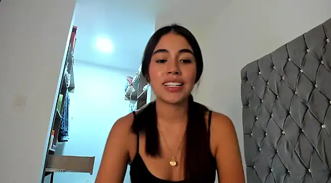 Snapshot of AriaMontgomery chatting on 12-20-24, 11:26 AriaMontgomery online show from 12-20-24, 11:26