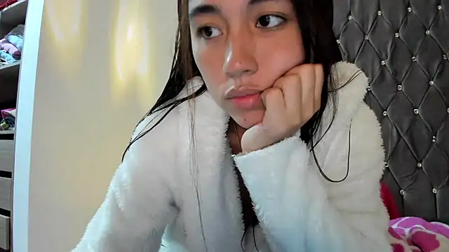 Snapshot of AriaMontgomery chatting on 01-14-25, 04:04 AriaMontgomery online show from 01-14-25, 04:04