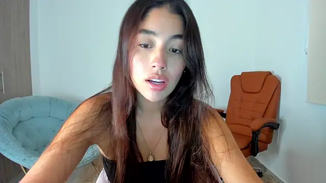 Snapshot of AriaMontgomery chatting on 02-13-25, 11:15 AriaMontgomery online show from 02-13-25, 11:15