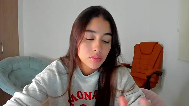 Snapshot of AriaMontgomery chatting on 02-14-25, 05:19 AriaMontgomery online show from 02-14-25, 05:19