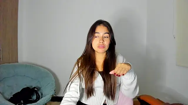 Snapshot of AriaMontgomery chatting on 02-19-25, 08:12 AriaMontgomery online show from 02-19-25, 08:12