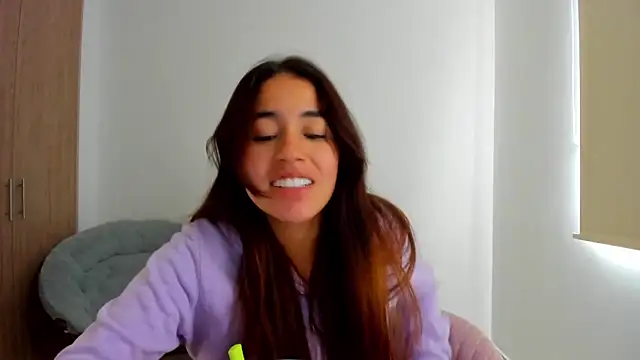 Snapshot of AriaMontgomery chatting on 03-05-25, 06:01 AriaMontgomery online show from 03-05-25, 06:01