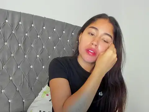 Snapshot of AriaMontgomery chatting on 09-12-25, 04:01 AriaMontgomery online show from 09-12-25, 04:01