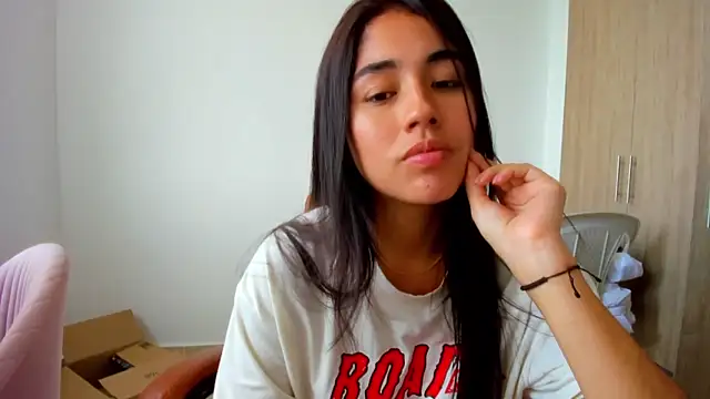 AriaMontgomery online show from 04-18-26, 08:42