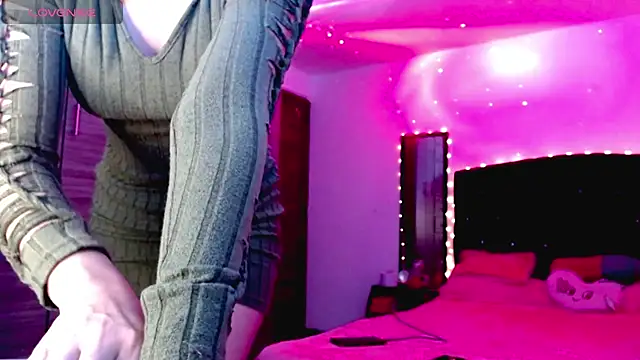 holy juli online show from 11-11-25, 03:39