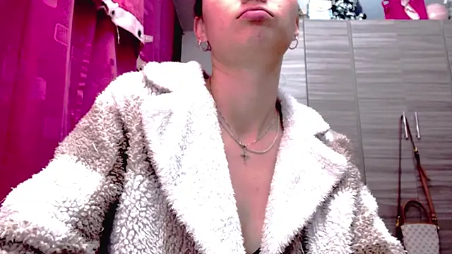 holy juli online show from 02-11-26, 04:28