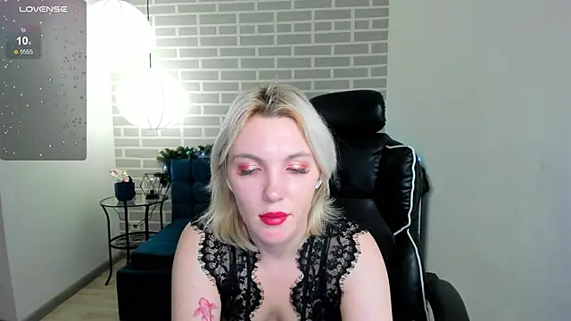 Fluffy Monica online show from 12-20-24, 04:20