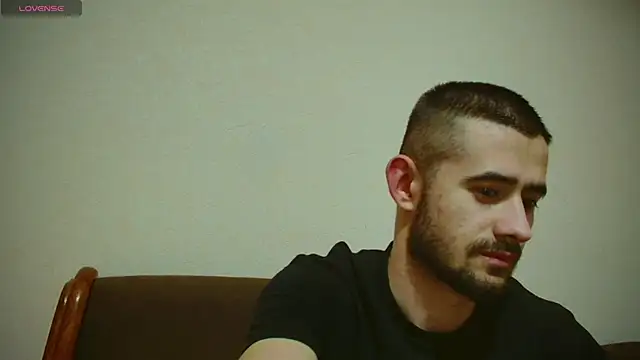 Snapshot of Sweet__Daddy chatting on 01-08-25, 08:18 Sweet Daddy online show from 01-08-25, 08:18