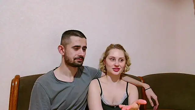 Snapshot of Sweet__Daddy chatting on 02-19-25, 04:33 Sweet Daddy online show from 02-19-25, 04:33