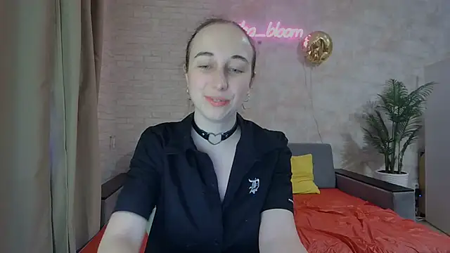 Anika bloom online show from 02-24-25, 05:11