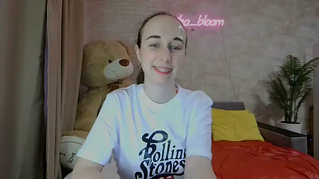 Anika bloom online show from 03-21-25, 04:49