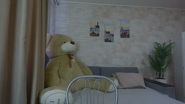 Anika bloom online show from 09-28-25, 06:52