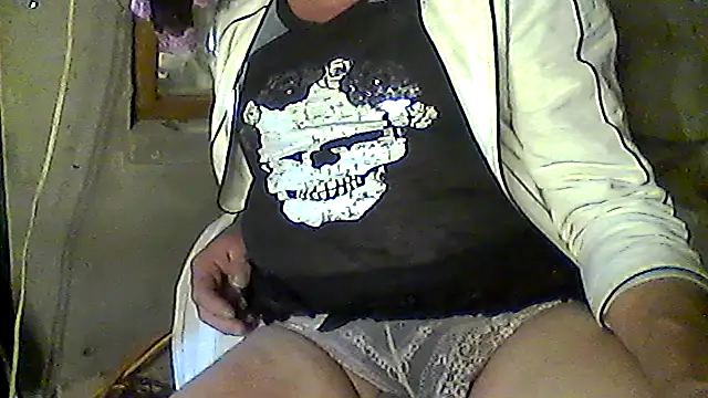 Snapshot of MaryCDslut69 chatting on 04-07-26, 02:39 MaryCDslut69 online show from 04-07-26, 02:39