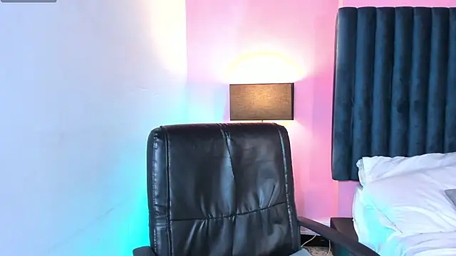 Lily Miiller online show from 02-11-25, 11:12