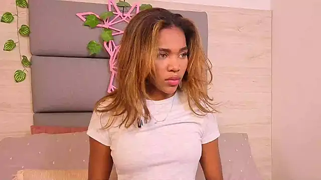 Lily Miiller online show from 10-16-25, 07:37