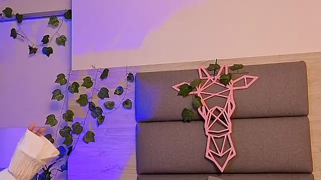 Lily Miiller online show from 11-09-25, 08:29